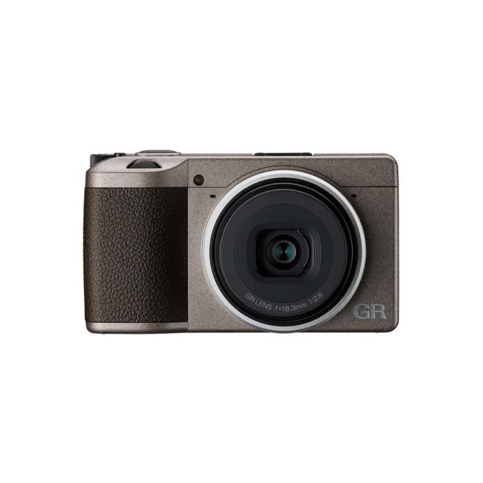 Autofocus UHD 4K Vlogging Camera with 32GB Card - Image 3